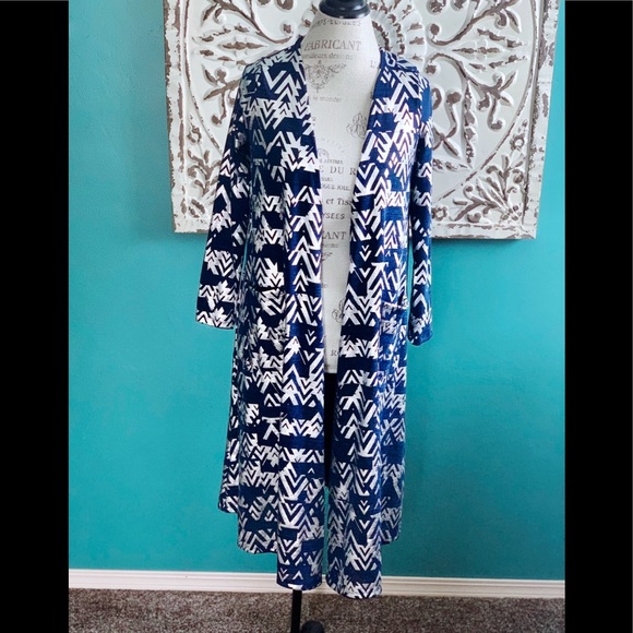 New LuLaRoe Long Knit Cardigan - Picture 2 of 5